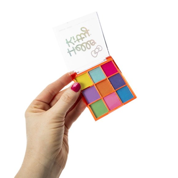 Official Sanrio Hello Kitty 6Pc Cosmetic Set Blush Nail Polish Eyeshadow & More - Picture 3 of 4